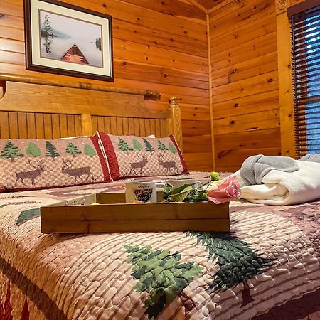 Spacious Resort Log Cabin, Easy Drive, Hot Tub, Arcade Gameroom, Mountain Vibe Gatlinburg Ngoại thất bức ảnh