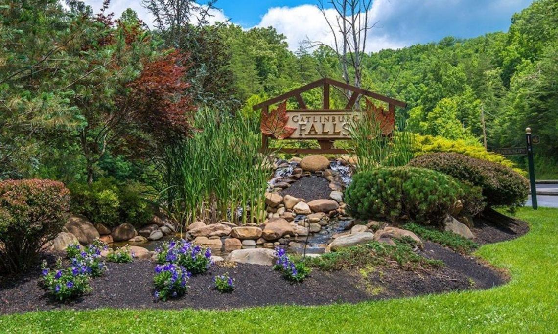 Spacious Resort Log Cabin, Easy Drive, Hot Tub, Arcade Gameroom, Mountain Vibe Gatlinburg Ngoại thất bức ảnh