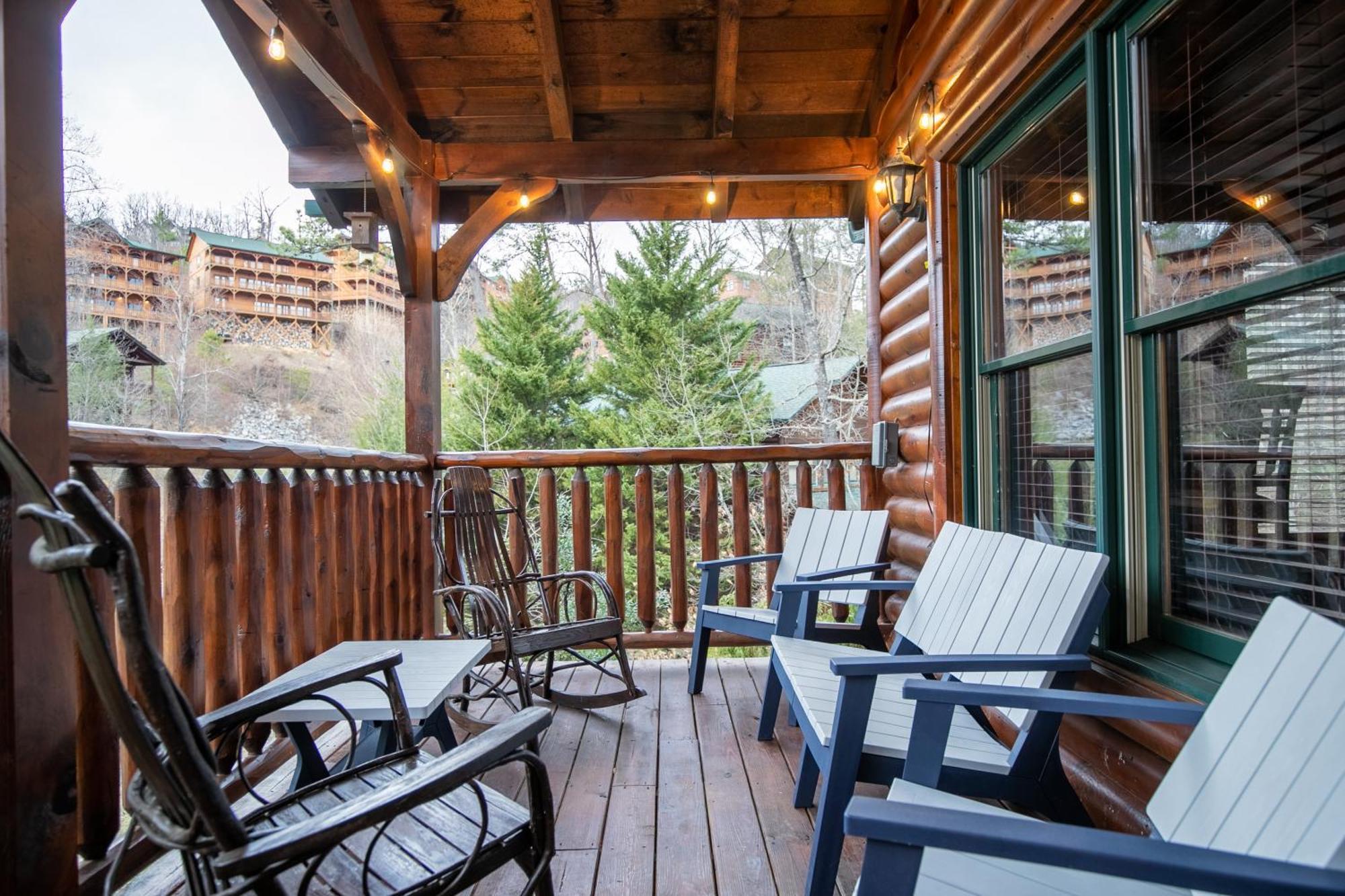 Spacious Resort Log Cabin, Easy Drive, Hot Tub, Arcade Gameroom, Mountain Vibe Gatlinburg Ngoại thất bức ảnh