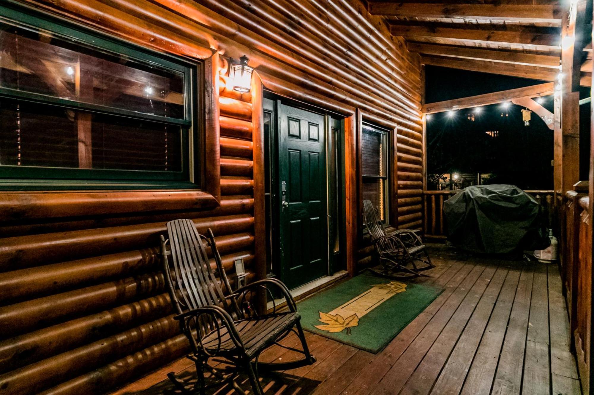 Spacious Resort Log Cabin, Easy Drive, Hot Tub, Arcade Gameroom, Mountain Vibe Gatlinburg Ngoại thất bức ảnh