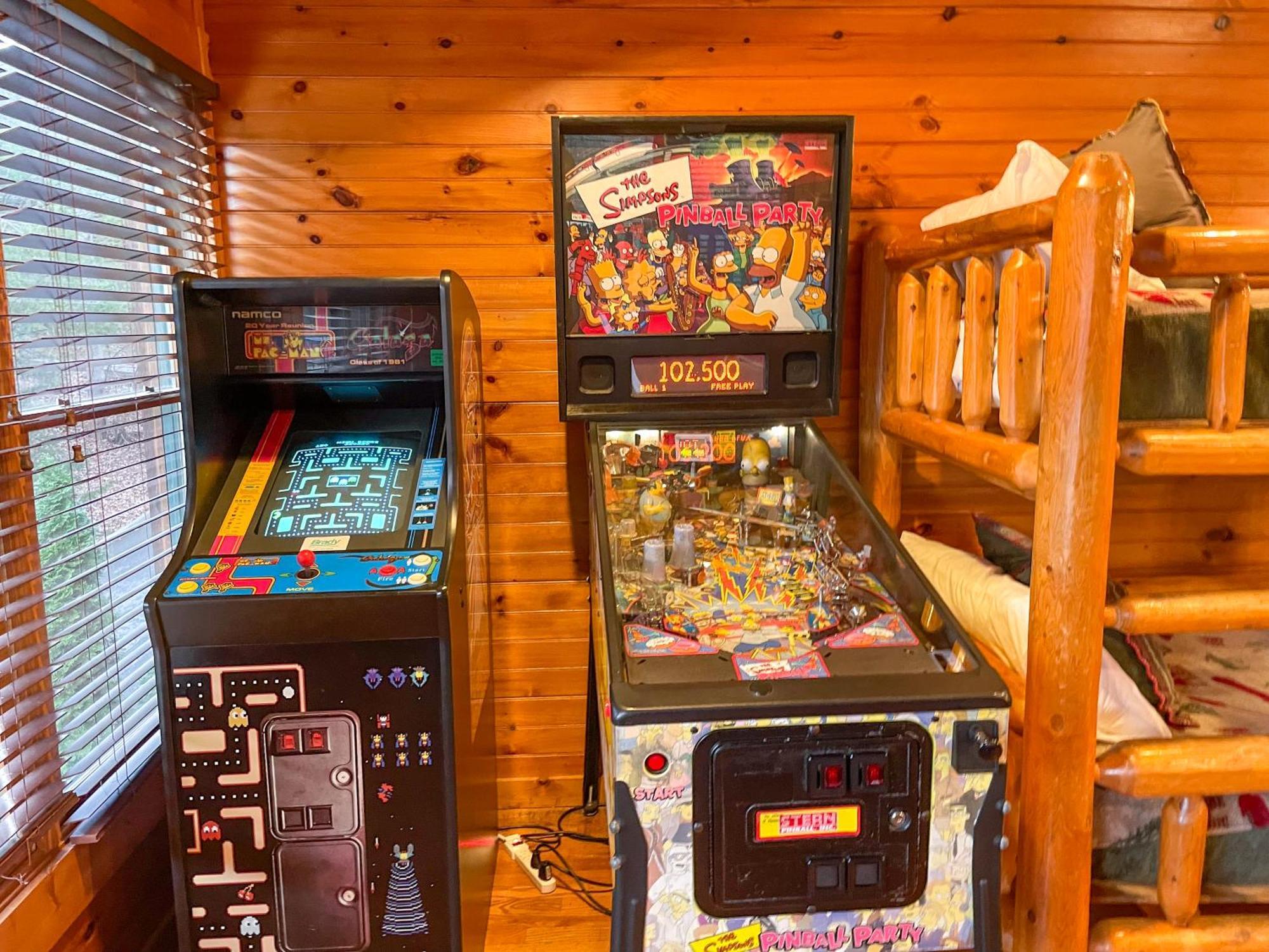 Spacious Resort Log Cabin, Easy Drive, Hot Tub, Arcade Gameroom, Mountain Vibe Gatlinburg Ngoại thất bức ảnh