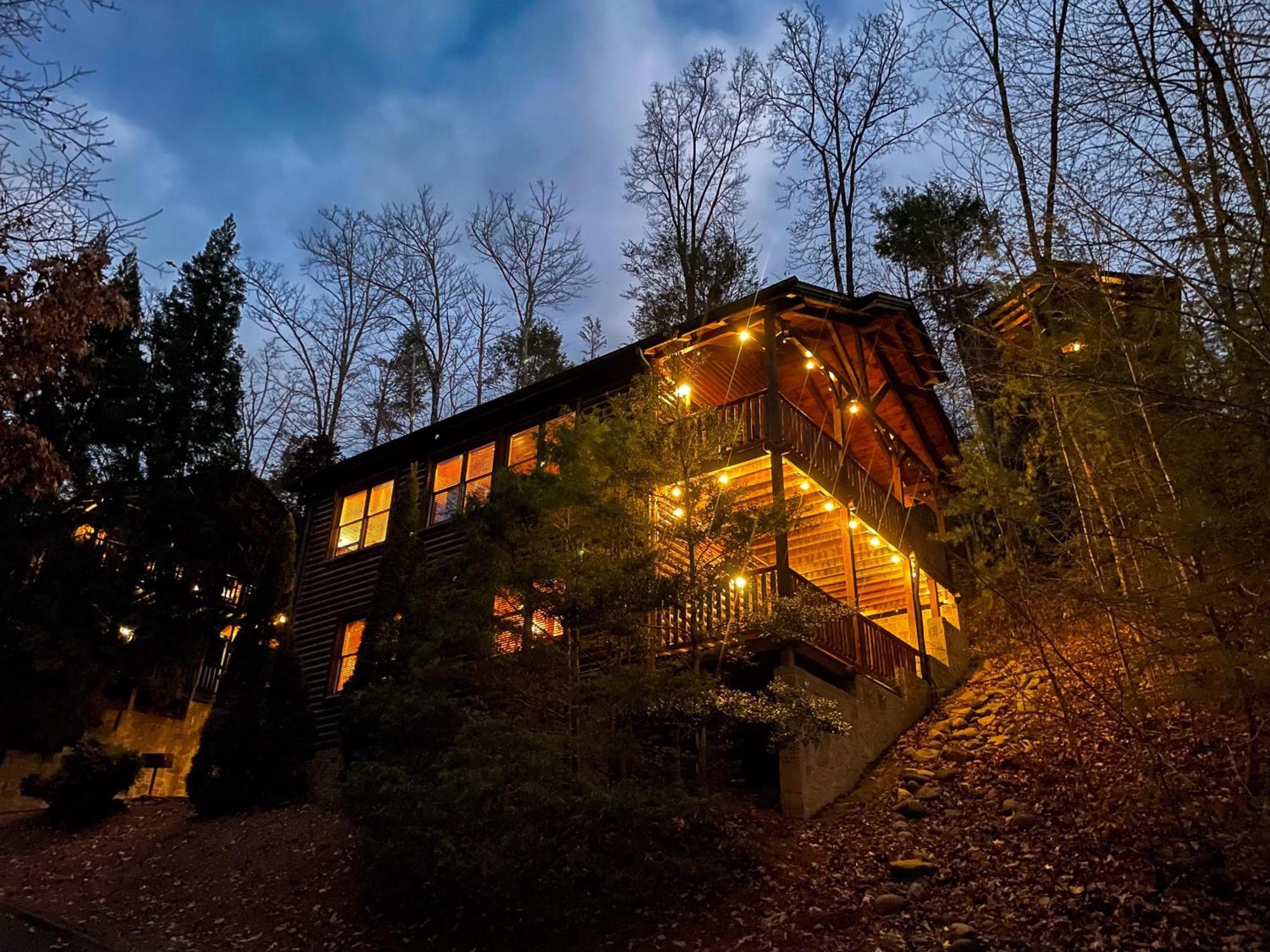 Spacious Resort Log Cabin, Easy Drive, Hot Tub, Arcade Gameroom, Mountain Vibe Gatlinburg Ngoại thất bức ảnh