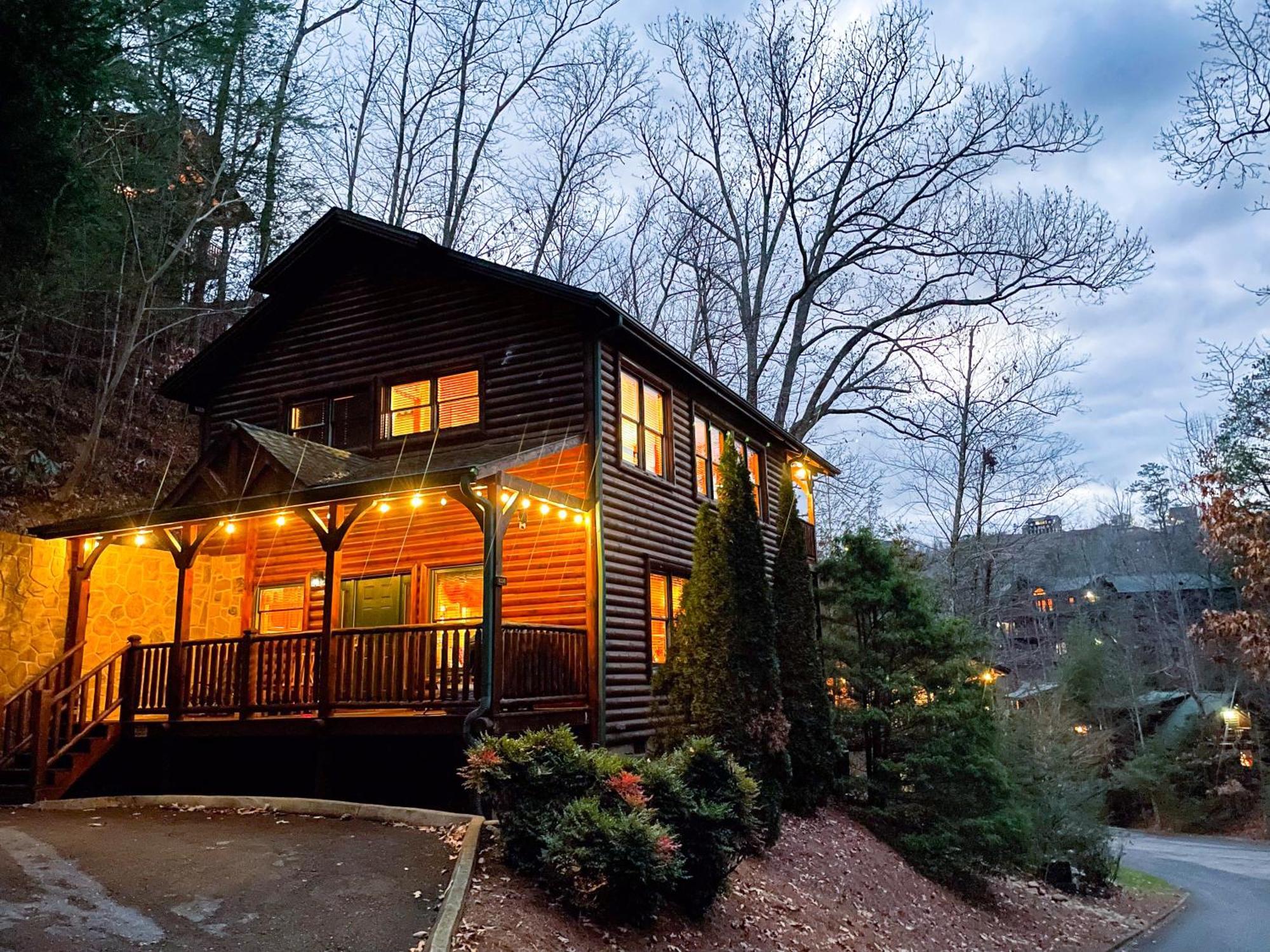 Spacious Resort Log Cabin, Easy Drive, Hot Tub, Arcade Gameroom, Mountain Vibe Gatlinburg Ngoại thất bức ảnh